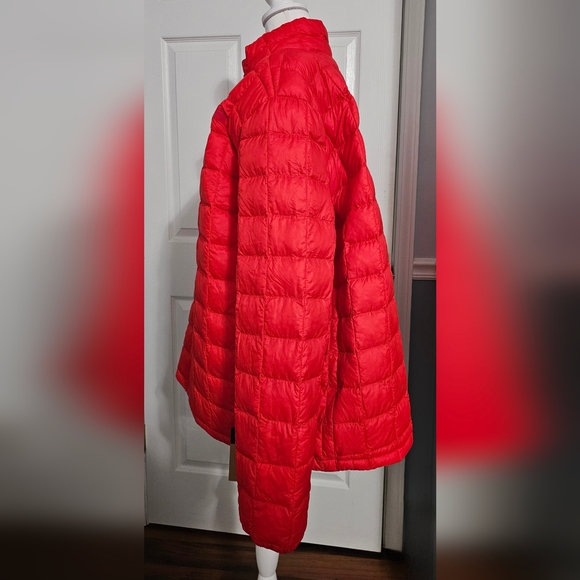 The North Face "Men's" Thermoball Eco Jacket in Fiery Red, Size XXXL - Picture 2 of 13
